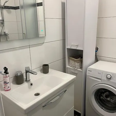 Bella With Terrace In Centre