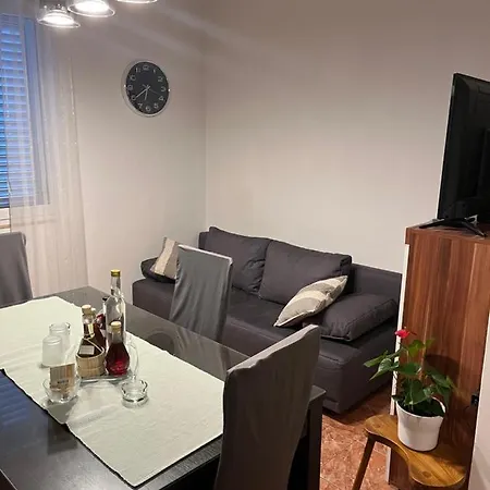 Bella With Terrace In Centre *