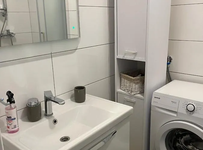 Bella With Terrace In Centre