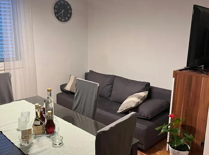 Bella With Terrace In Centre *